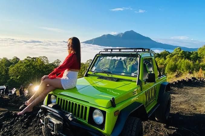 Sunrise Jeep & Hot Spring